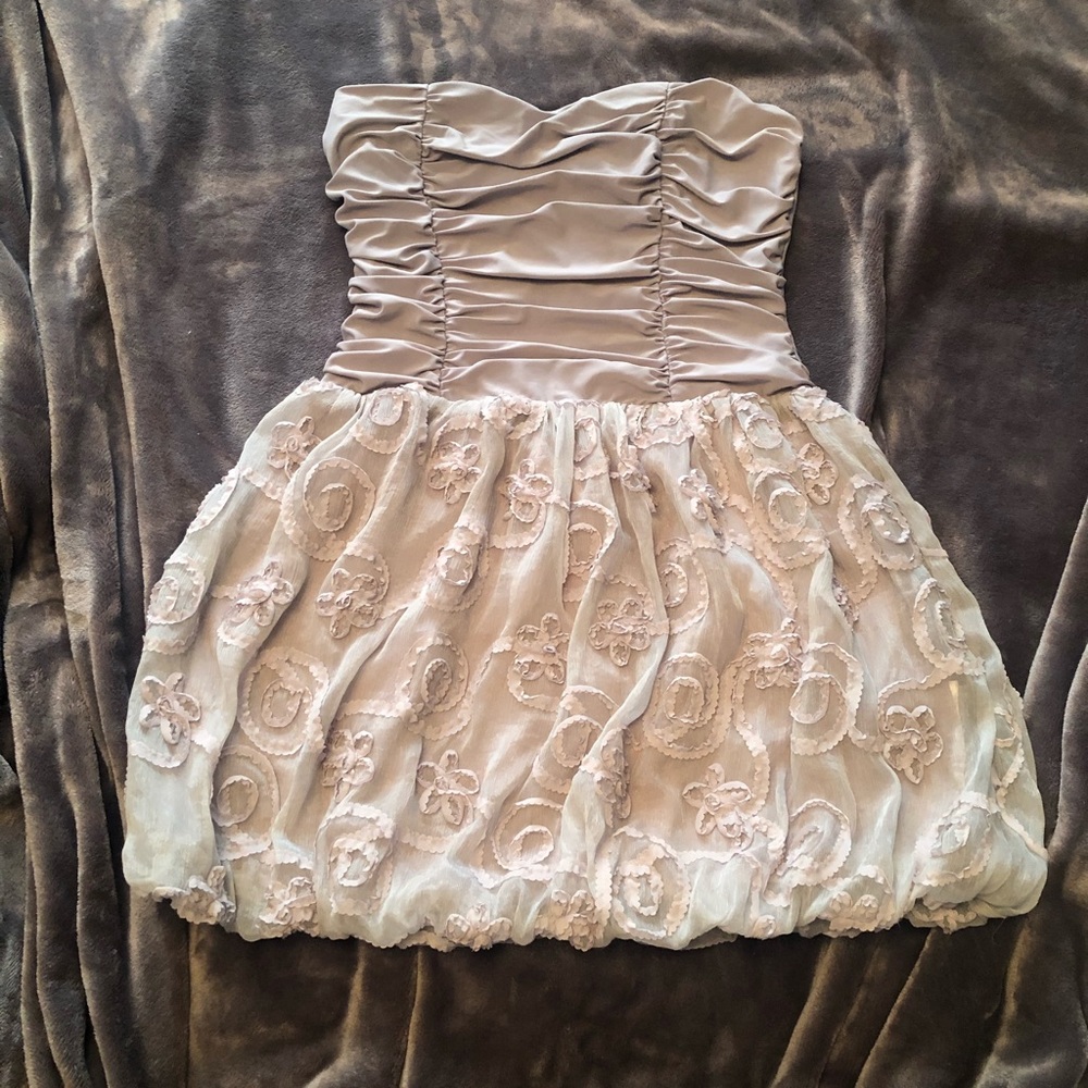 Grey sleeveless dress